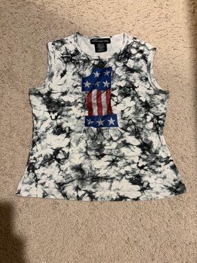 No Boundaries Women’s Black Tie-Dye Sleeveless Graphic Tank